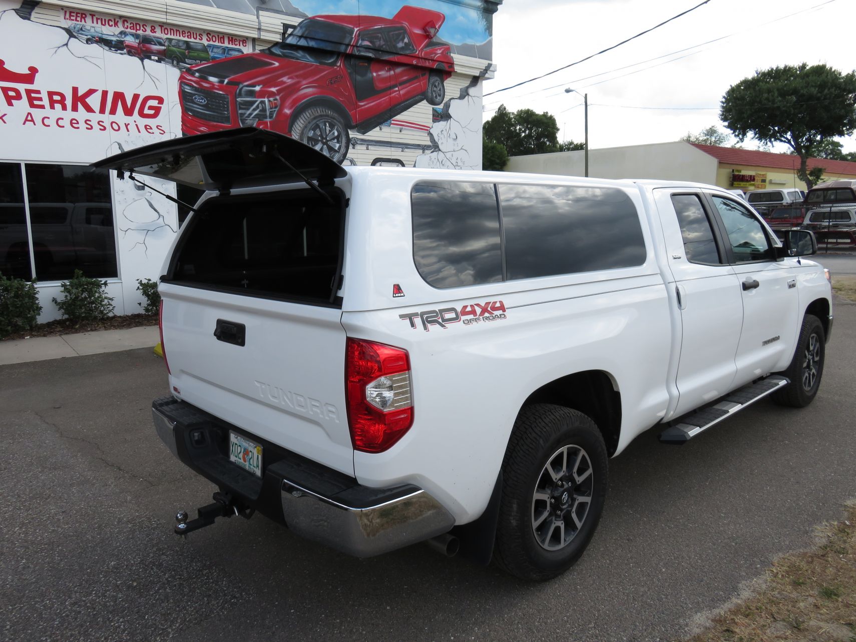 2017 Toyota Tundra LEER 100XL TopperKING TopperKING Providing all
