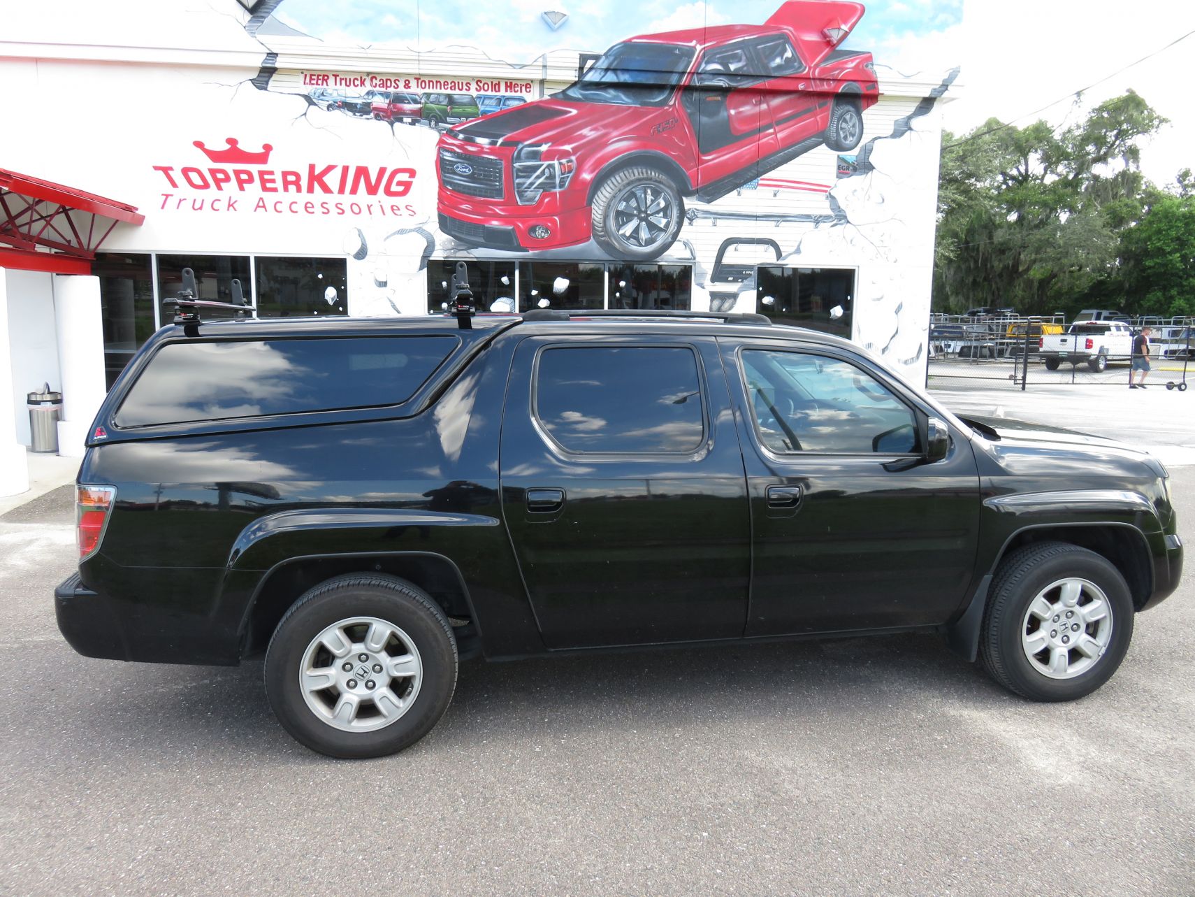 2007 Ridgeline with LEER 100XQ, Roof Racks, Hitch, Tint by TopperKING in Brandon, FL 813-689-2449 or Clearwater, FL 727-530-9066. Call today!