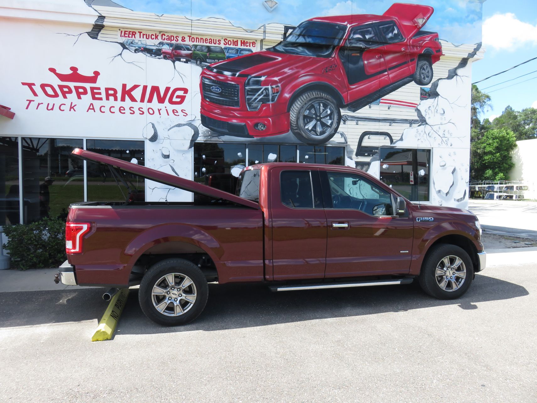 2015 Ford F150 with Leer 550 Fiberglass Tonneau, Running Boards, Chrome, Tint, Hitch. Call TopperKING Brandon 813-689-2449 or Clearwater FL 727-530-9066!