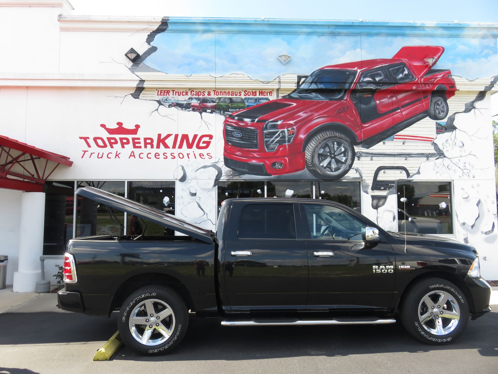 2018 Dodge RAM with LEER 700 Fiberglass Lid, Nerf Bars, Chrome, Hitch, Tint. Call TopperKING Brandon 813-689-2449 Clearwater FL 727-530-9066.