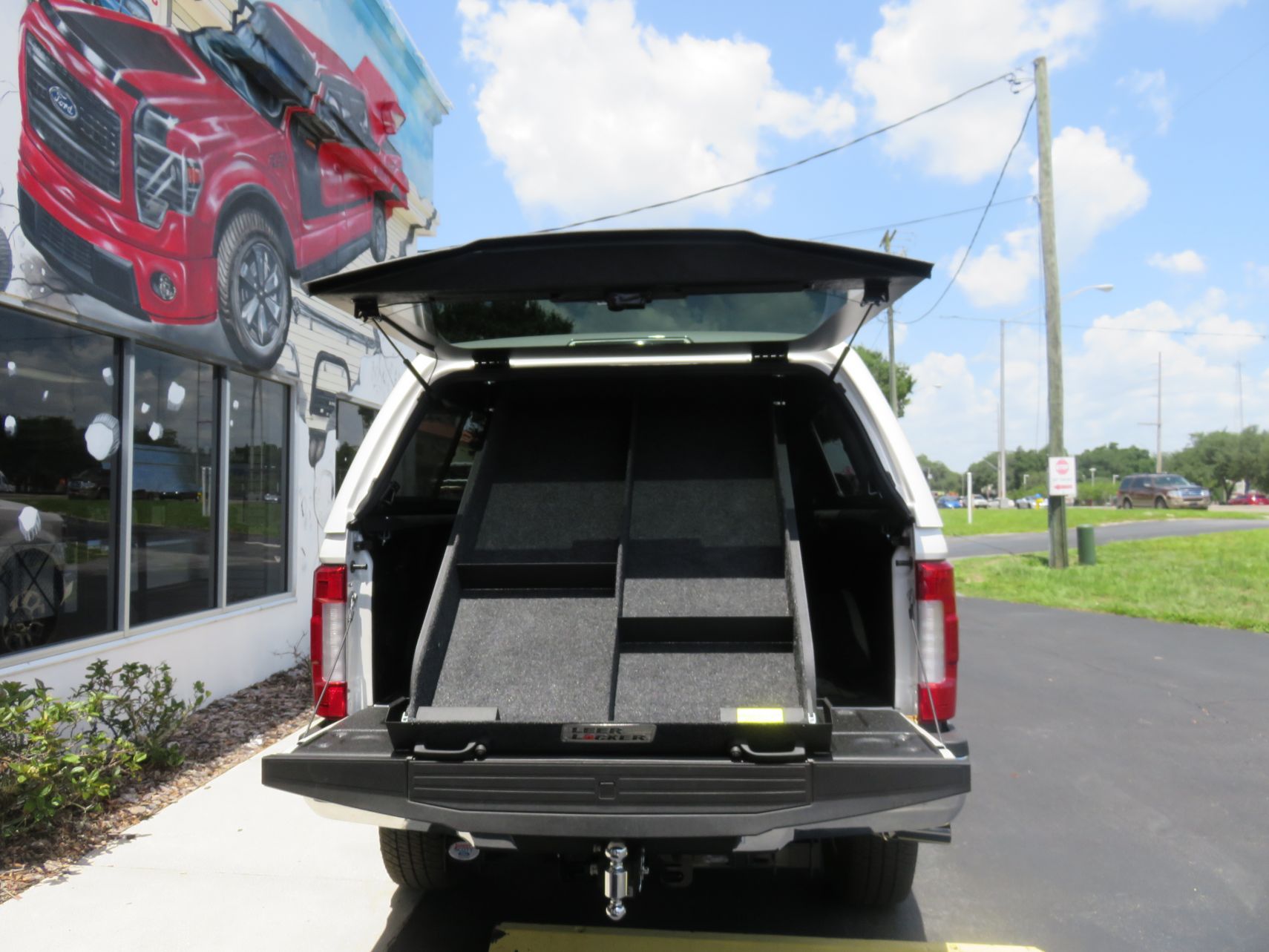 2019 Ford F250 LEER 100XR, LEER Locker, Nerf Bars, Chrome, Vent Visors Bedliner by TopperKING Brandon 813-689-2449 or Clearwater 727-530-9066