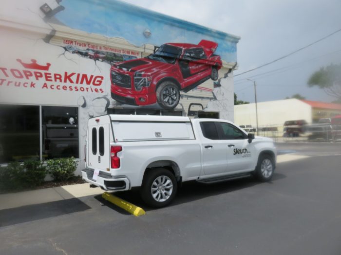 2020 Chevrolet Silverado with LEER DCC Construction Topper, Side Access Doors,Tint, Hitch. Call TopperKING Brandon 813-689-2449 or Clearwater 727-530-9066!