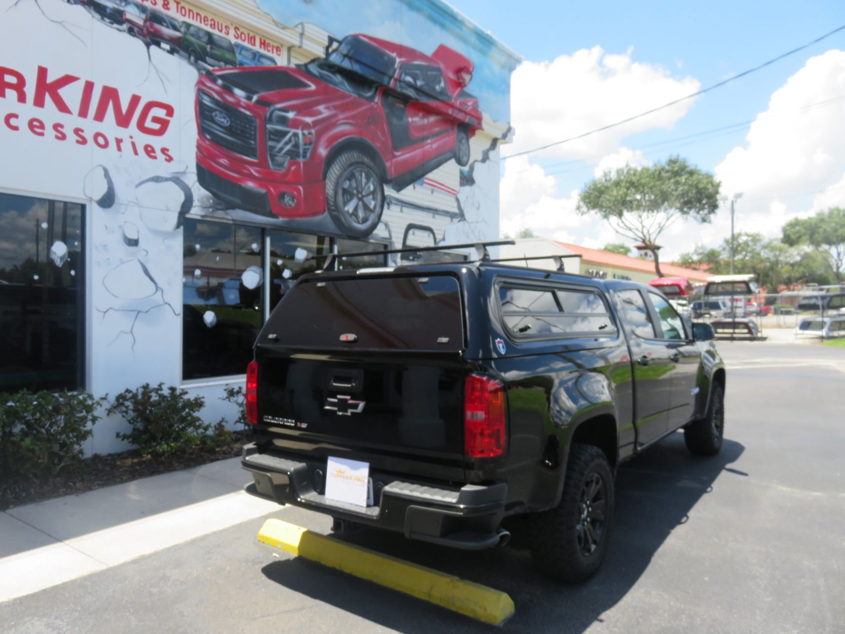 Chevy Colorado LEER 100XR with Roof Racks TopperKING