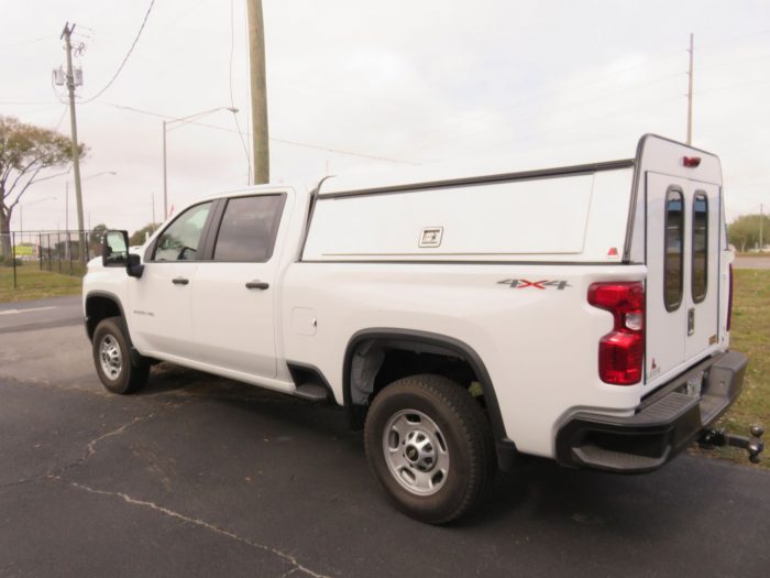 2020 Chev Silverado with LEER DCC, Full Back Door, Side Access, Hitch by TopperKING Brandon 813-689-2449 or Clearwater FL 727-530-9066. Call!