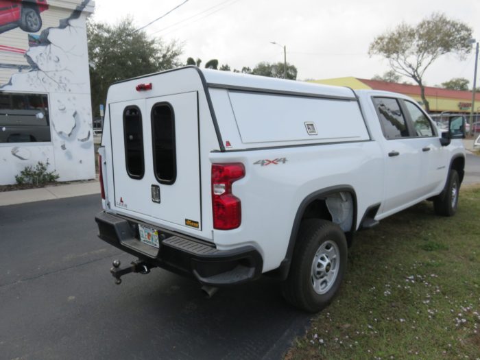 2020 Chev Silverado with LEER DCC, Full Back Door, Side Access, Hitch by TopperKING Brandon 813-689-2449 or Clearwater FL 727-530-9066. Call!